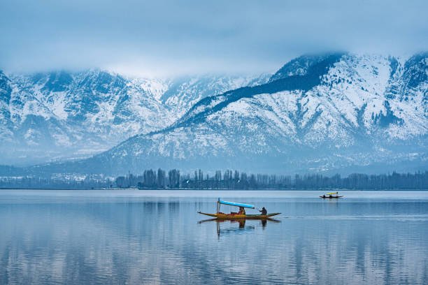 Jammu & Kashmir Travel Guide: Best Places, Food, Hotels & Transport