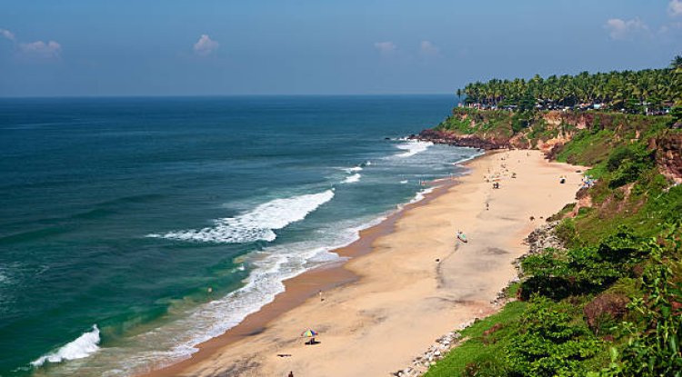 Varkala Travel Guide 2025 – Best Beaches, Food & Hotels